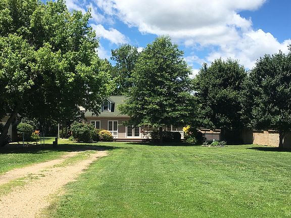 2nd image of 16181 Cedar Ln