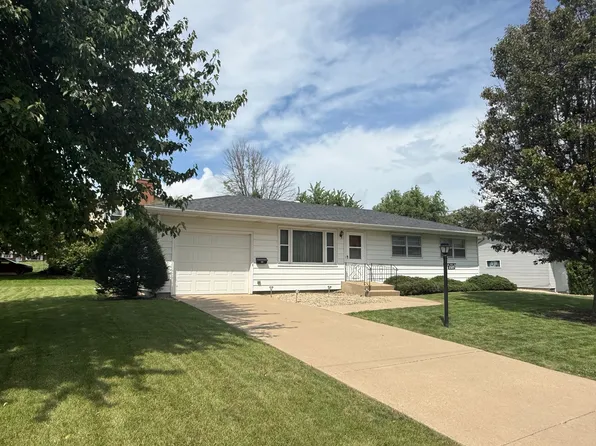 2327 13th St, Peru, IL 61354