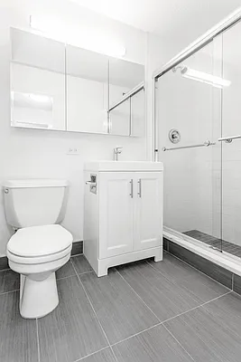 Rented by Olnick Organization | media 7