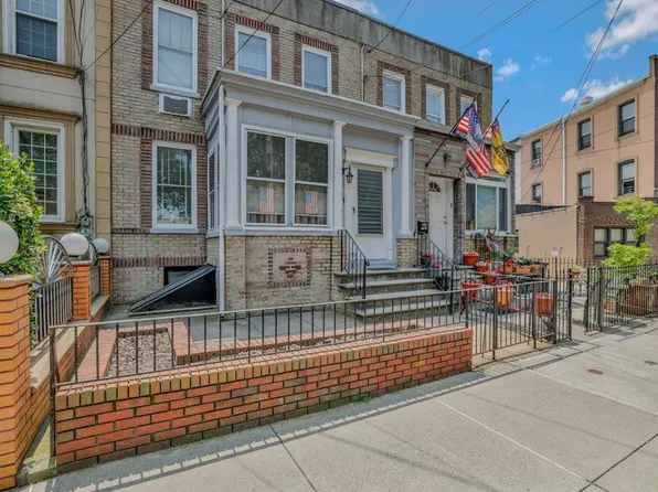 62-12 60th Drive, Maspeth, NY 11378