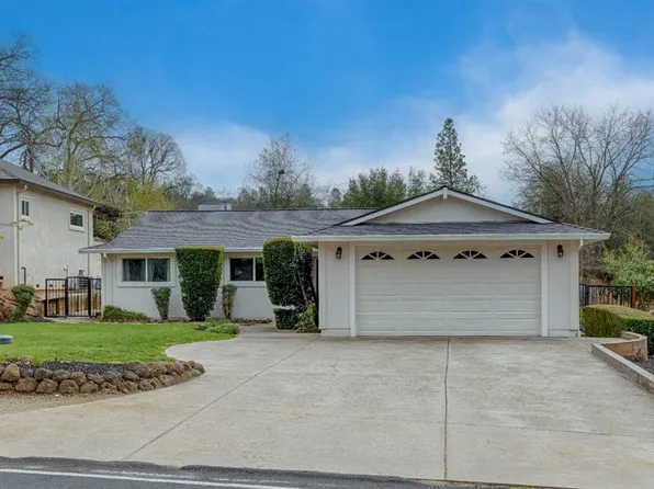 13054 Torrey Pines Dr, Auburn, CA 95602