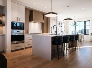 1700 E 73rd St SW #102, Calgary, AB T3H3X1