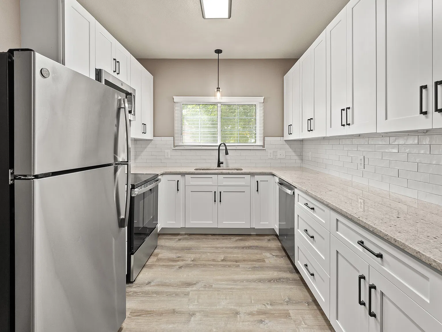 138 Beacon Way — Photo 3