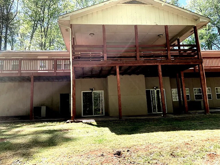 1615 Oklahoma Dr — Photo 23