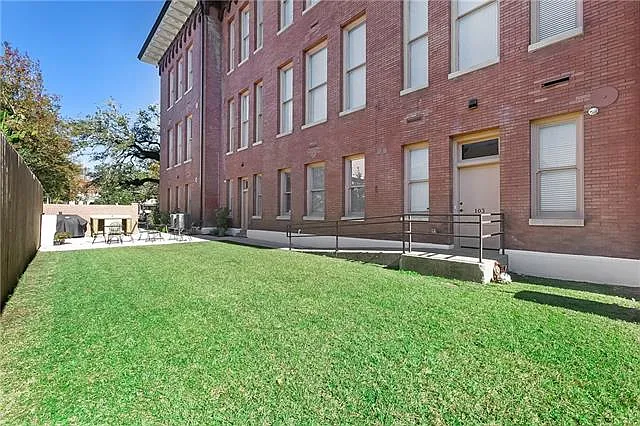 3601 Camp St #105 — Photo 12