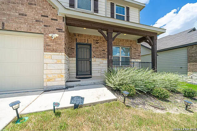 5 bed, 3.5 bath, 3051 sqft, $2,995 — Photo 2