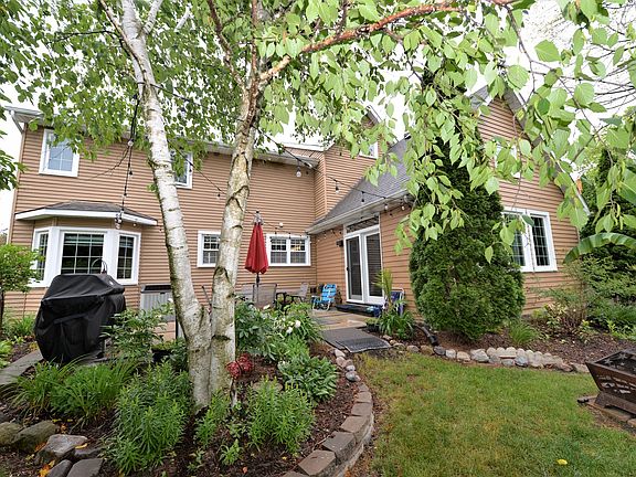3rd image of 532 Trestle Ct