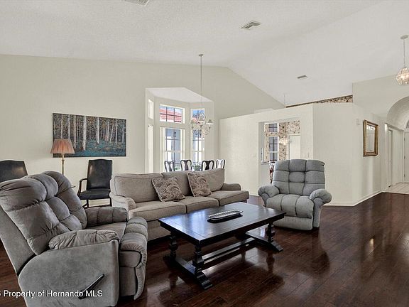2nd image of 9131 Rhett Ln