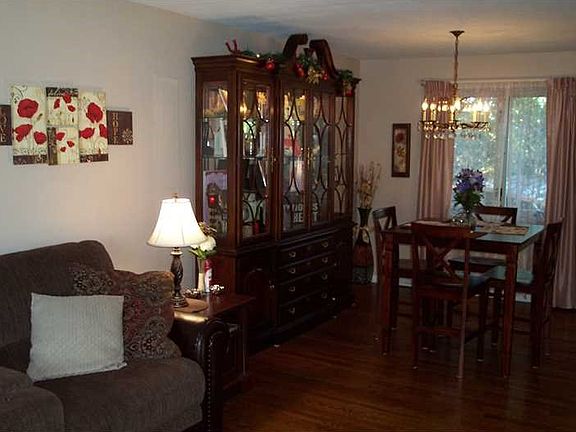 4th image of 202 Shannon Heights Dr