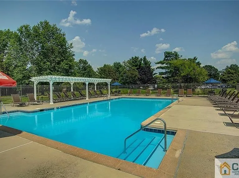 433 Danbury Ln #433 — Photo 3