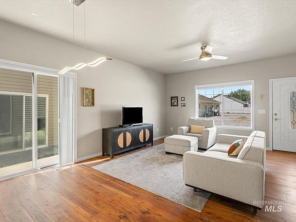 4th image of 1505 Old Maple Ct