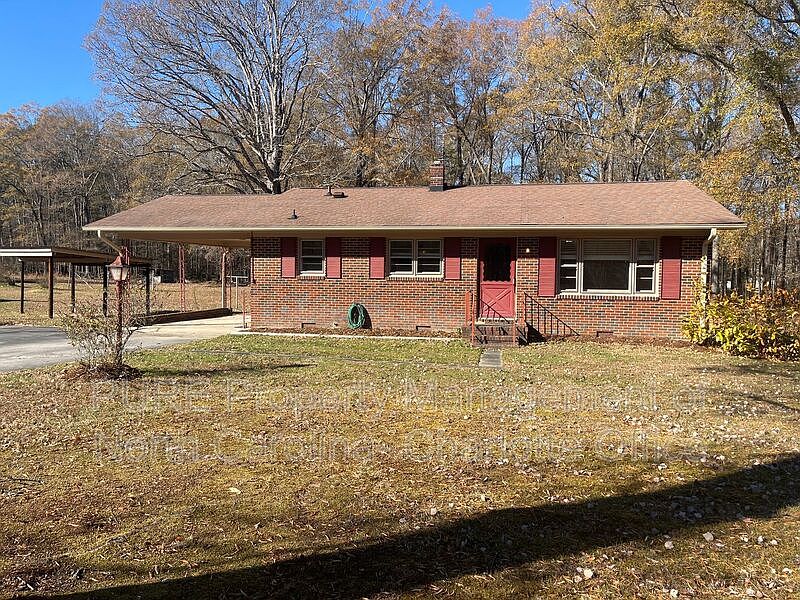 1st image of 678 Hillsborough Rd