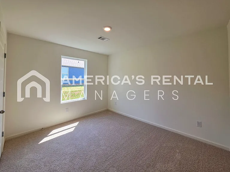 2400 Sky Dr — Photo 18
