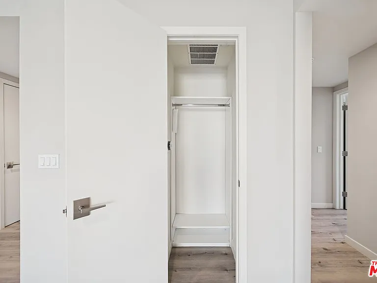 1051 S Corning St #501 — Photo 18