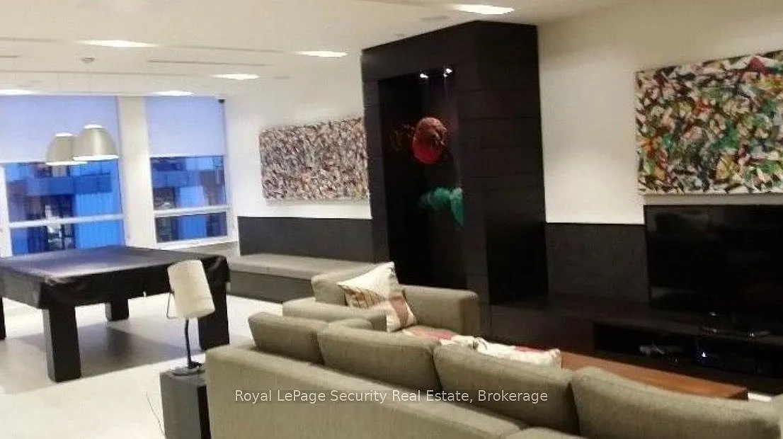 One Park Place North Tower — Photo 2