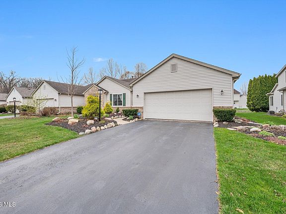 4th image of 622 Crystal Lake Dr