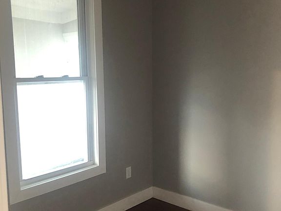 3rd image of 35 Clendenny Ave APT 2