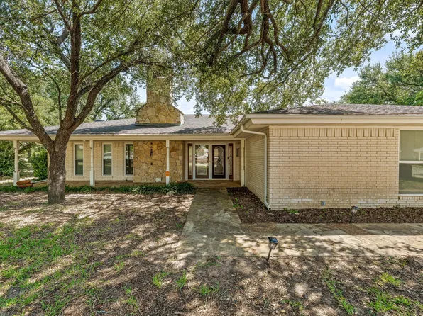 4203 Chaparral Ct, Granbury, TX 76049