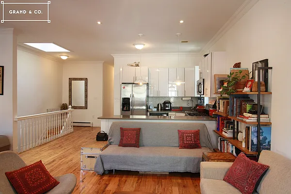 Rented by Grand & Co. | media 17