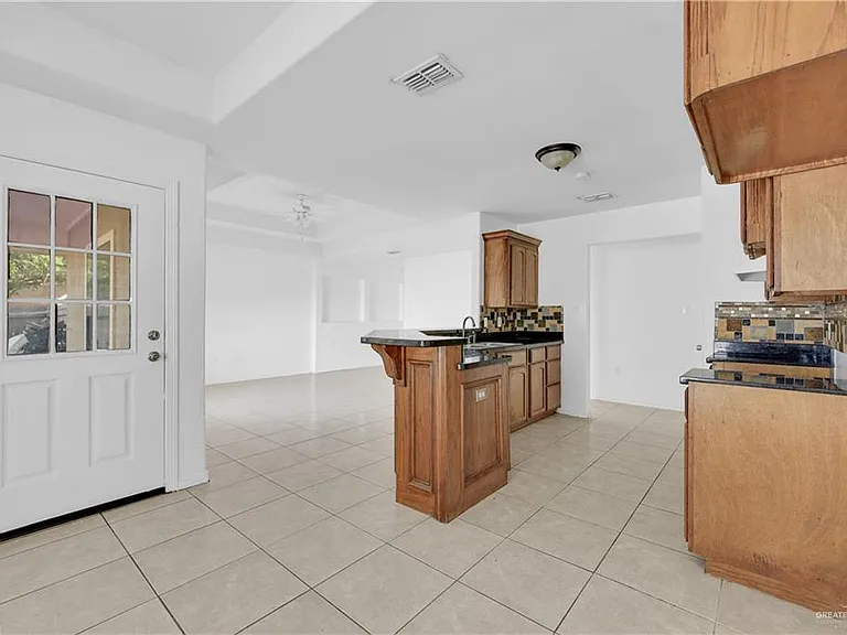 2101 Sunrise Dr — Photo 6