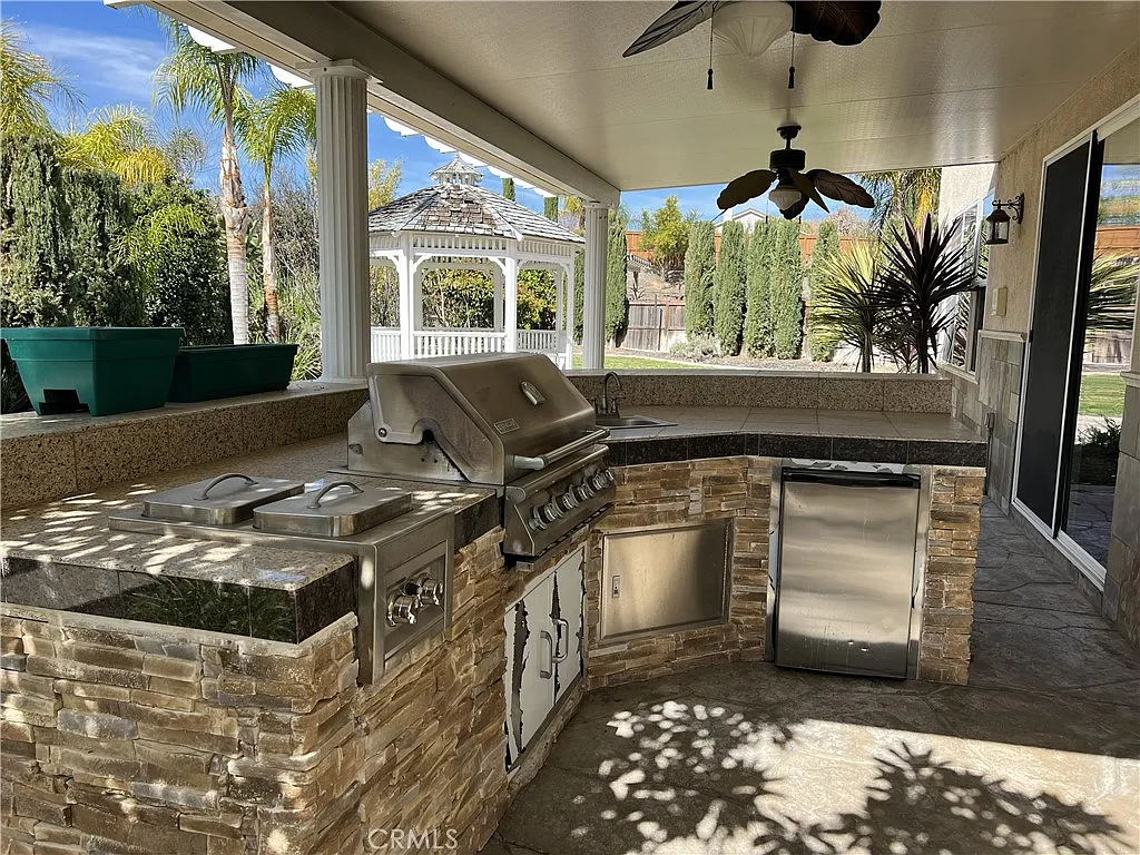 5 bed, 3708 sqft, $4,900 — Photo 4