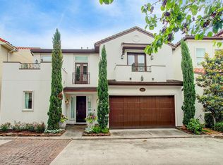 957 Queen Annes Rd, Houston, TX 77024