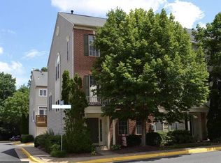 12408 Cedar Lakes Dr, Fairfax, VA 22033