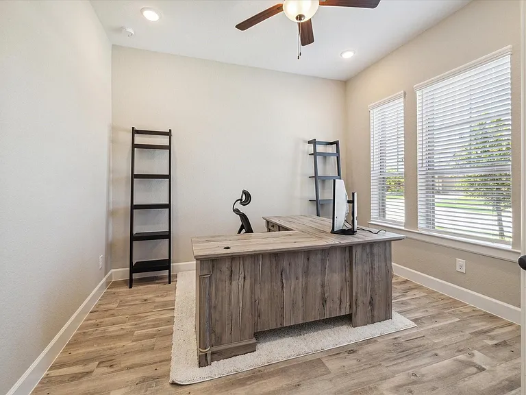 11718 Lost Maples Springs Dr — Photo 7