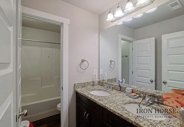 484 Park West Blvd — Photo 16