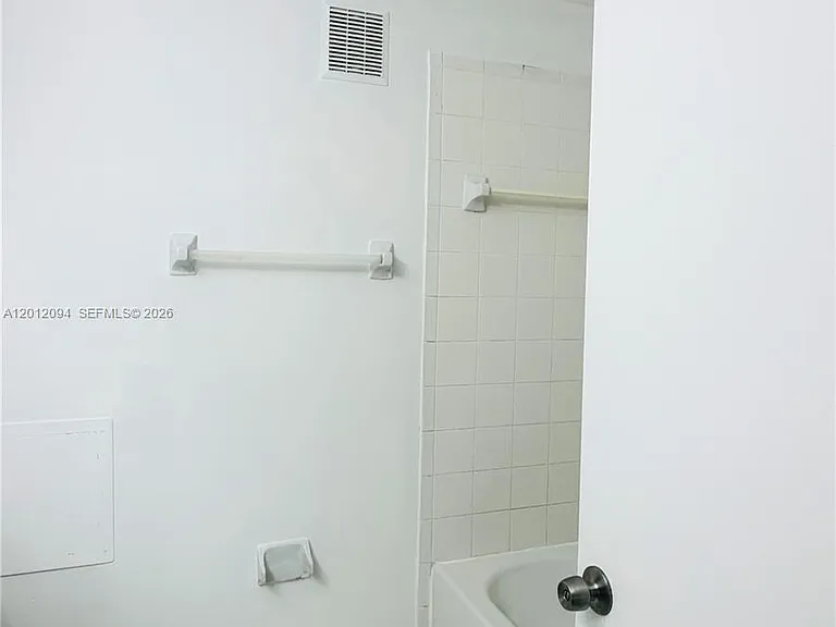 1300 SE 31st Ct #201-36 — Photo 6