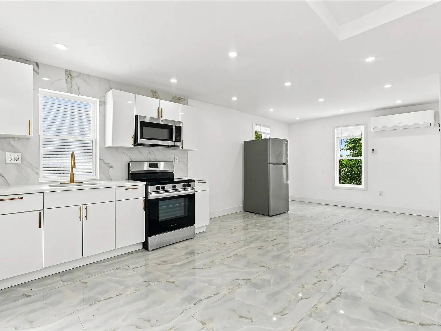 2 bed, $1,395 — Photo 1