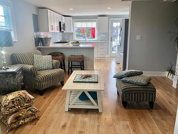 3rd image of 98 Sequams Ln W #1