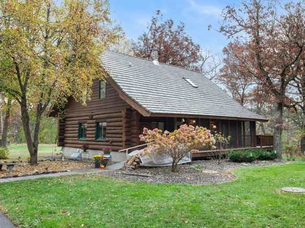 4 300th Trl NE, Isanti, MN 55040