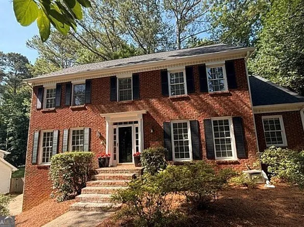 153 Lakeside Dr, Kennesaw, GA 30144