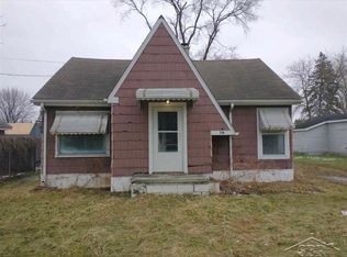 716 Hickory St, Carrollton, MI 48724