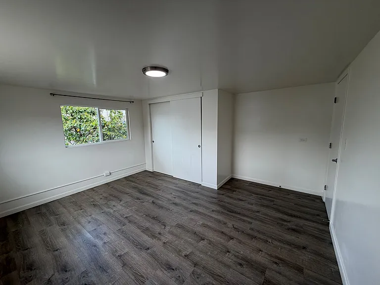 2048 S Beretania St — Photo 3