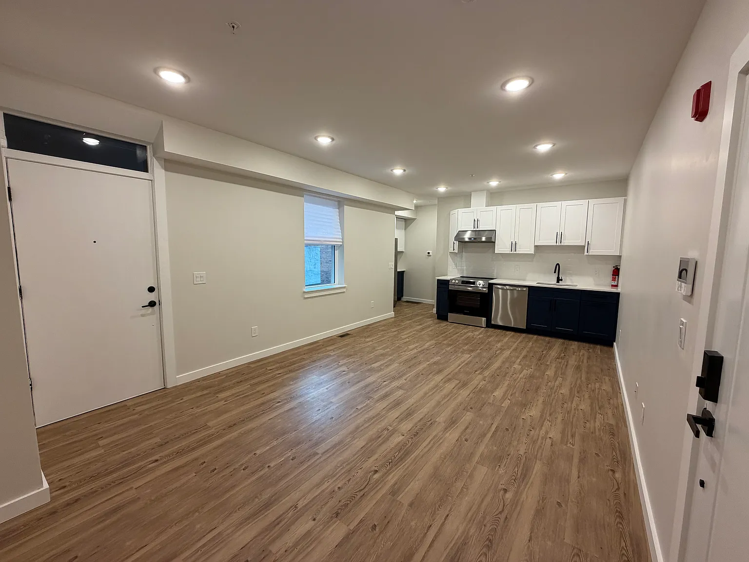 2 bed, 800 sqft, $1,850 — Photo 3