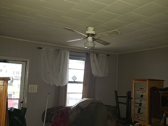 2nd image of 215 S Morris St