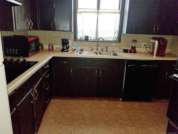 5th image of 107 E Blair Ave