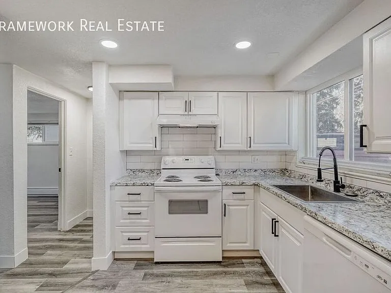 1689 Reed St #4 — Photo 6