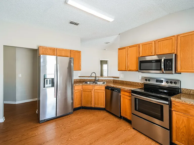 7533 International Village Dr — Photo 6