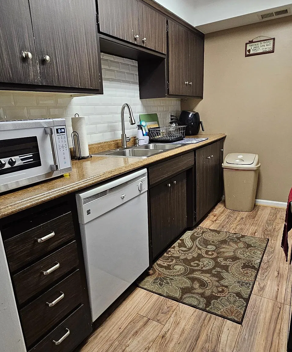 1168 Herbert Ave — Photo 3