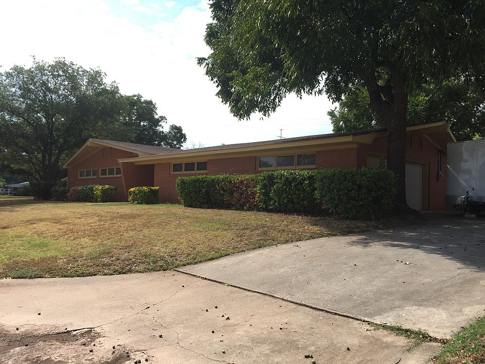 1st image of 858 Westwood Dr