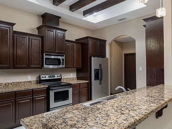 4th image of 6011 N 46th Ln