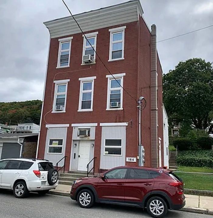 1st image of 164 E Bacon St #2
