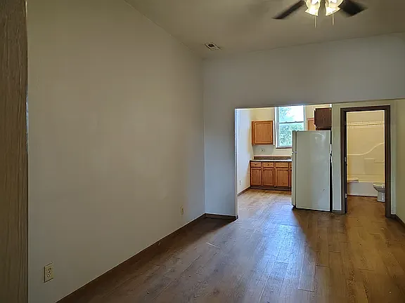 1 bed, 800 sqft, $800 — Photo 2