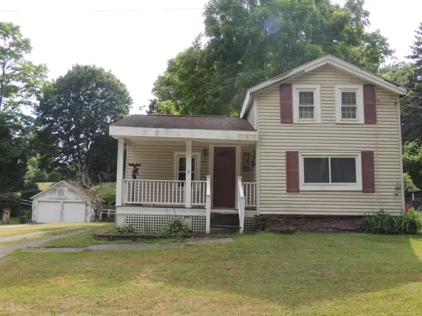 93 Martinbrook St, Unadilla, NY 13849