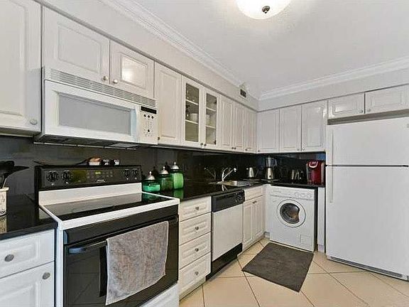 5th image of 6770 Indian Creek Dr APT 15