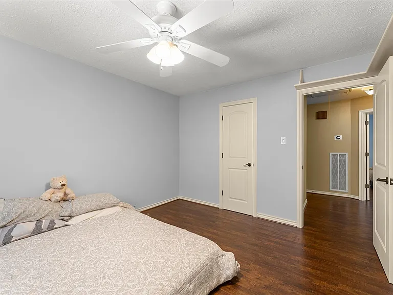 9714 Godstone Ln — Photo 37