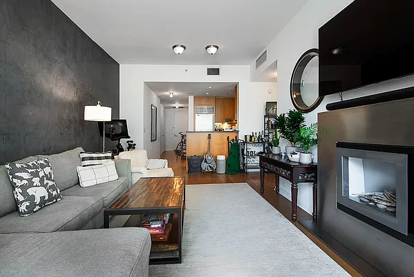 Rented by R New York | media 3